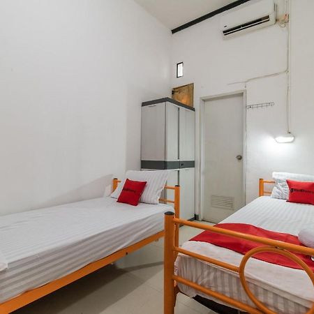 Reddoorz Near Terminal Bubulak Bogor Hotel Ngoại thất bức ảnh