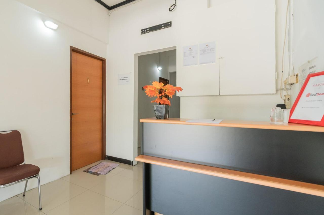 Reddoorz Near Terminal Bubulak Bogor Hotel Ngoại thất bức ảnh
