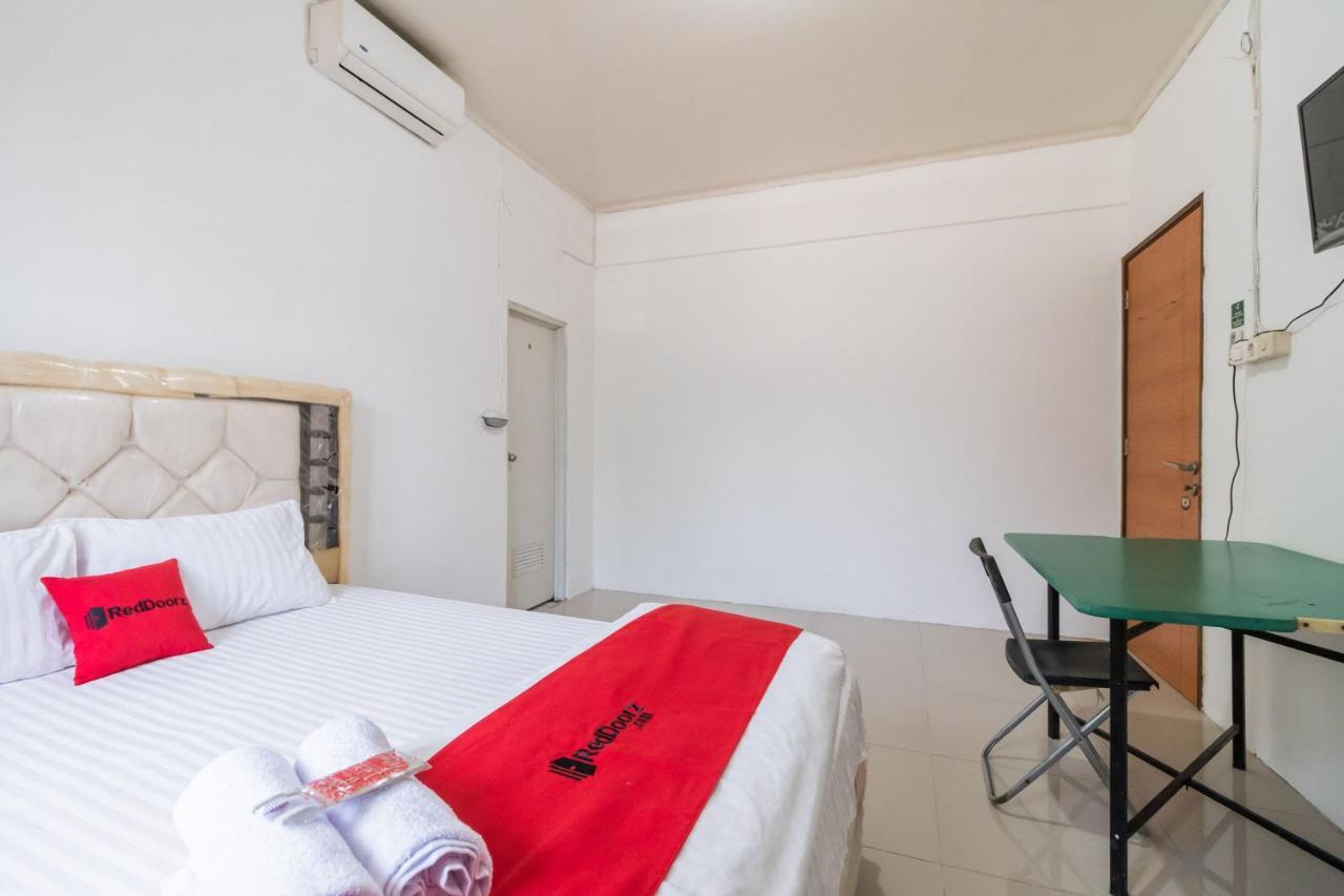 Reddoorz Near Terminal Bubulak Bogor Hotel Ngoại thất bức ảnh