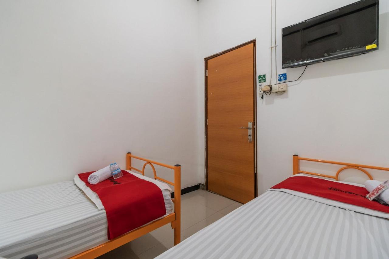 Reddoorz Near Terminal Bubulak Bogor Hotel Ngoại thất bức ảnh