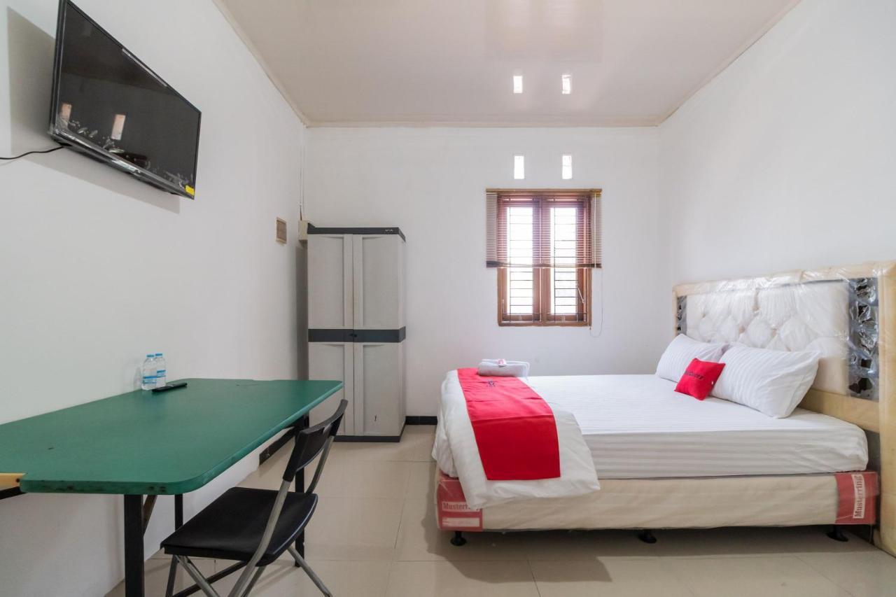 Reddoorz Near Terminal Bubulak Bogor Hotel Ngoại thất bức ảnh