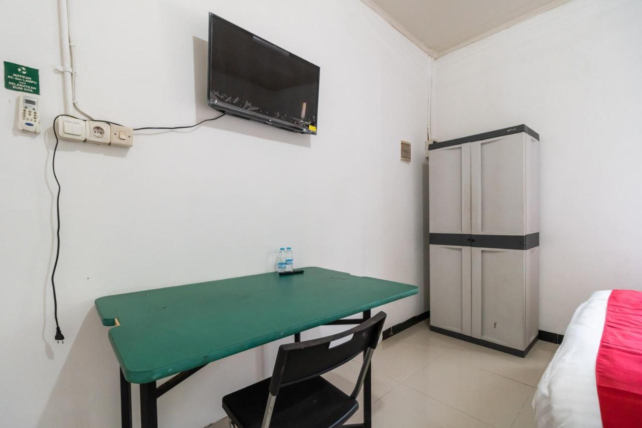Reddoorz Near Terminal Bubulak Bogor Hotel Ngoại thất bức ảnh