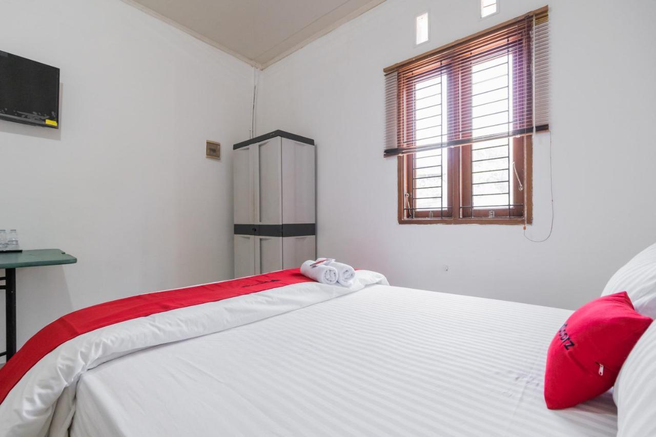 Reddoorz Near Terminal Bubulak Bogor Hotel Ngoại thất bức ảnh